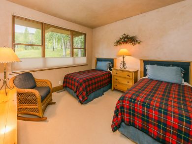 A Snowmass Four Bedrooms Rental with Great Views Available ! A Snowmass Four Bedrooms Rental with Great Views Available !